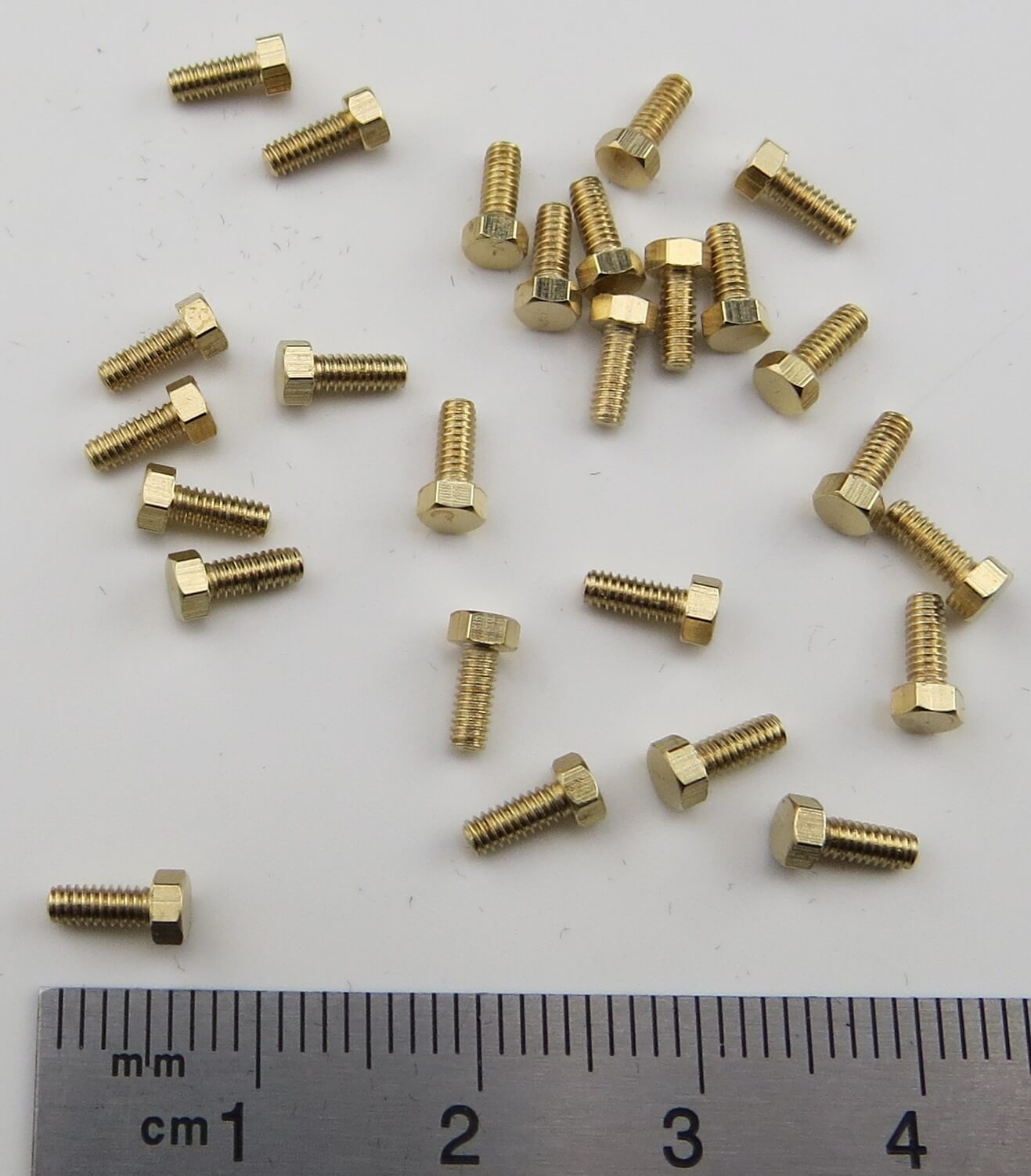 6-Kant-Modellschraube M2,0x5 Messing SW 3,0mm Kopfhöhe 1,5