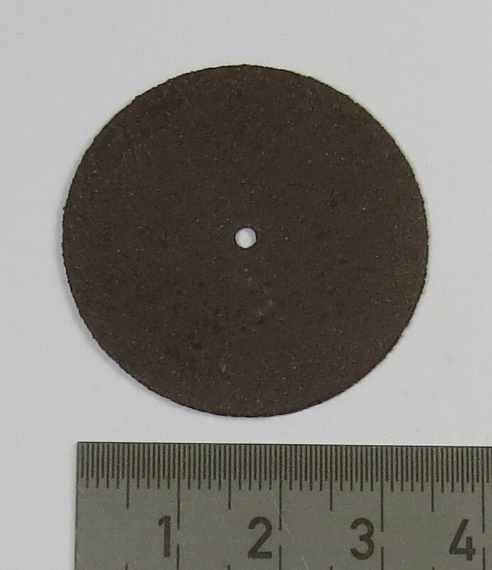 1 Korund-Trennscheibe 37,5mm Durchmesser  Ca. 0,7mm dick