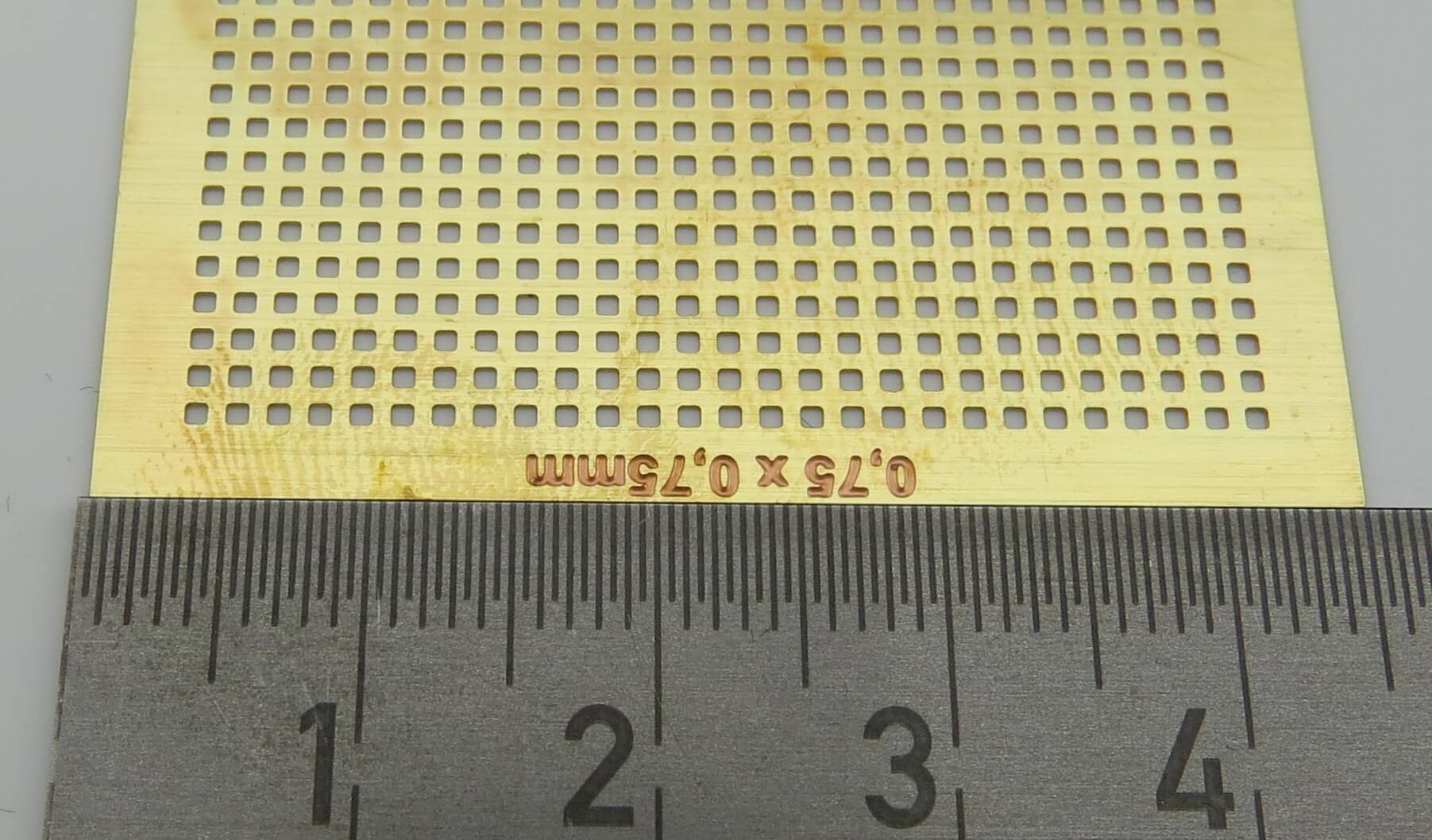 Streifen Lochblech, Messing 0,2mm. Größe ca. 277x45mm