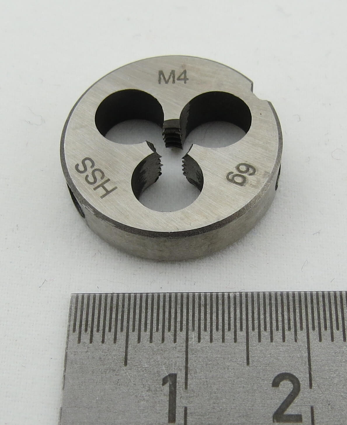 Schneideisen DIN 223B HSS M4. 20mm Außendurchmesser