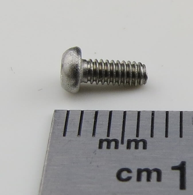 Halbrundschraube mit Innen-6kant. M2x5 Stahl SW 1,3mm, sch