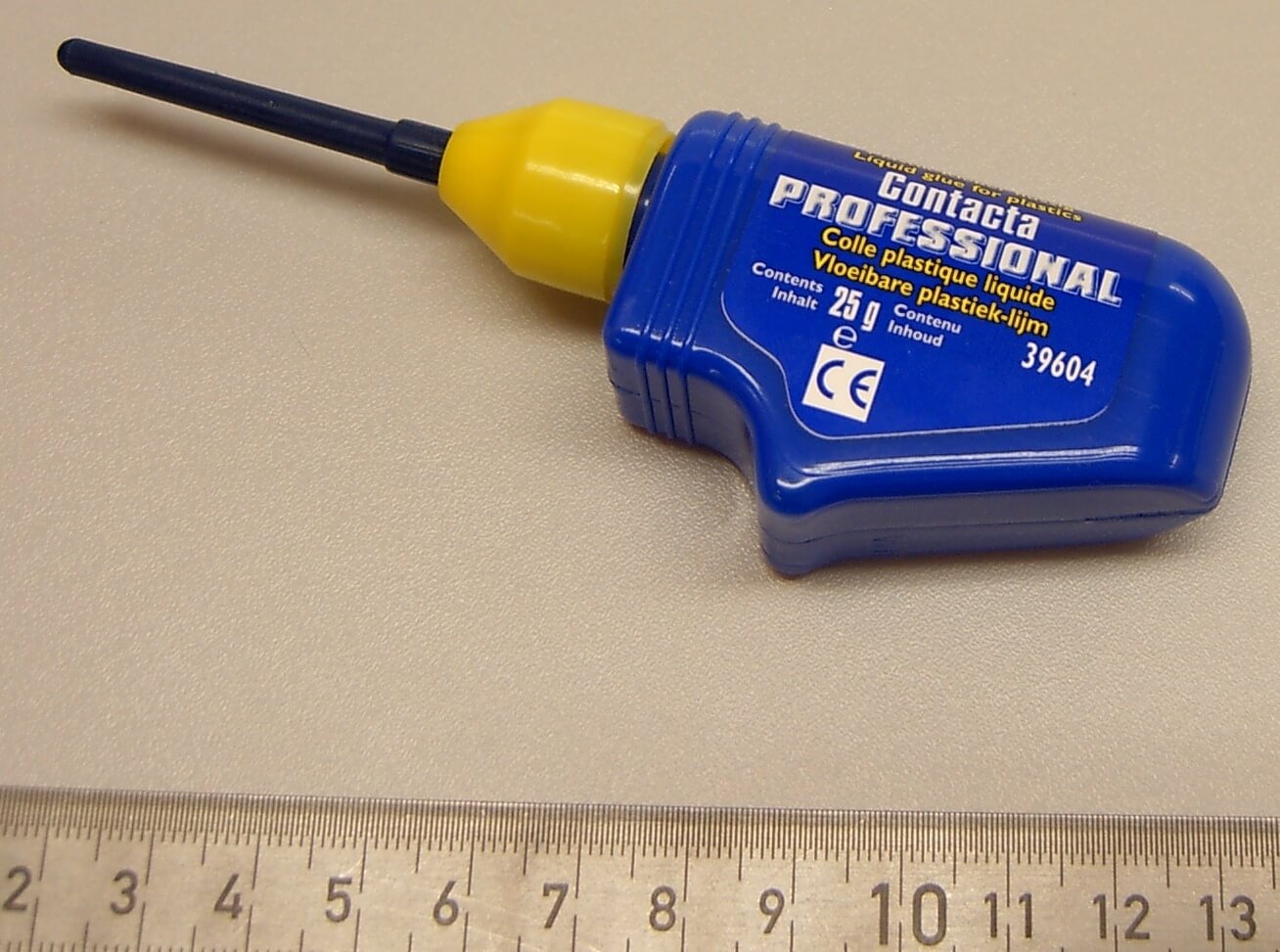 Flasche Revell Contacta Professional Klebstoff, 25gr. für