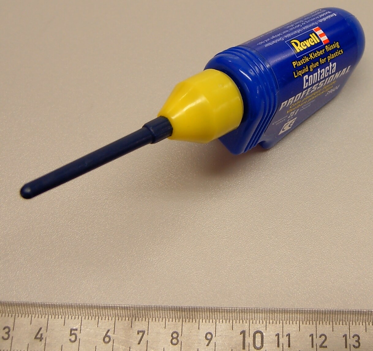 Flasche Revell Contacta Professional Klebstoff, 25gr. für