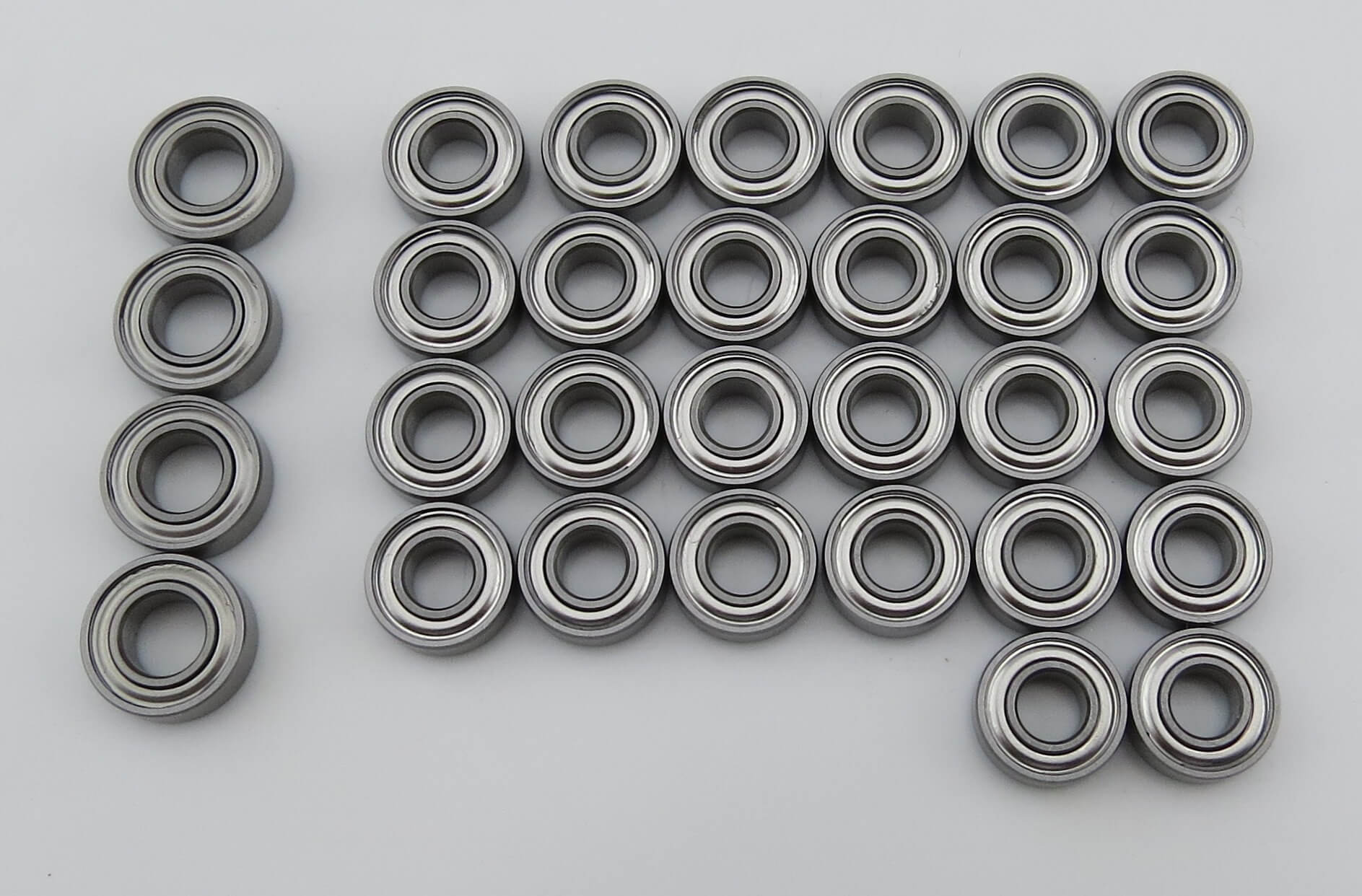 1 Kugellagersatz für Tamiya-3-Achs- Trucks, wie Scania620,