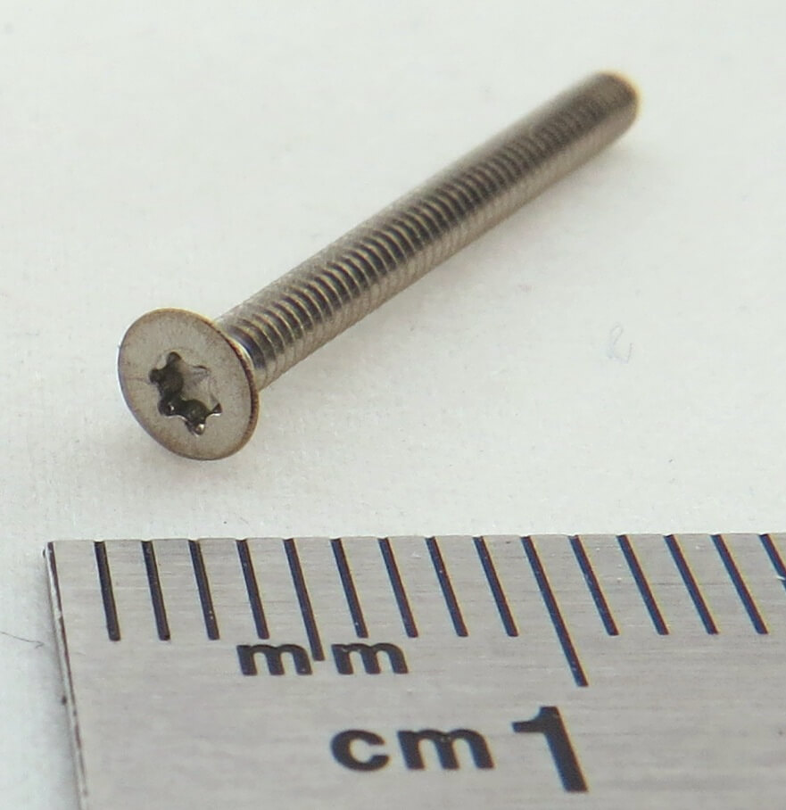 100 Senkschrauben mit Innensechsrund,    M2x20mm. DIN 965, N