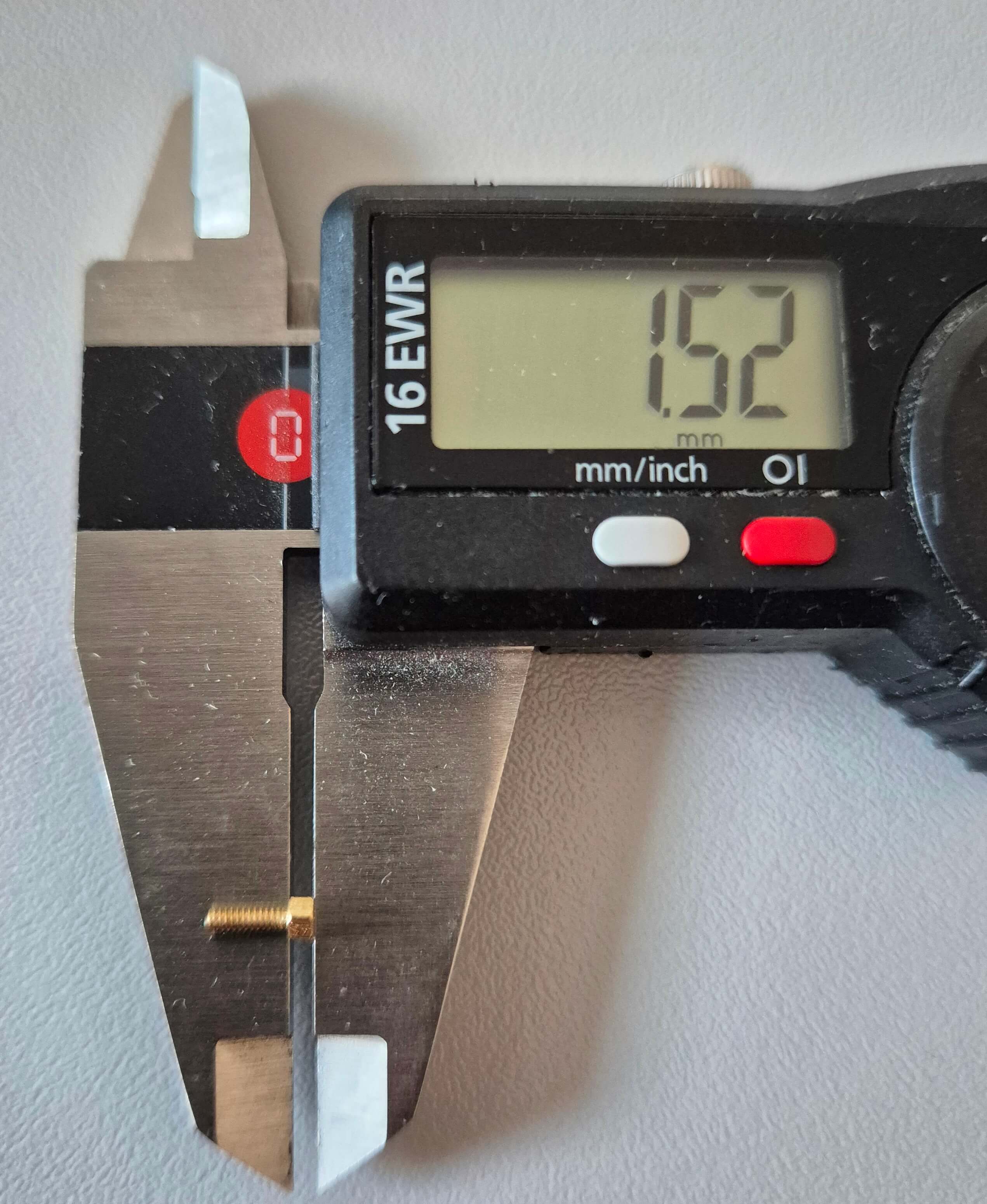 6-Kant-Modellschraube M1,6x5 Messing SW 2,5mm Kopfhöhe 1,5