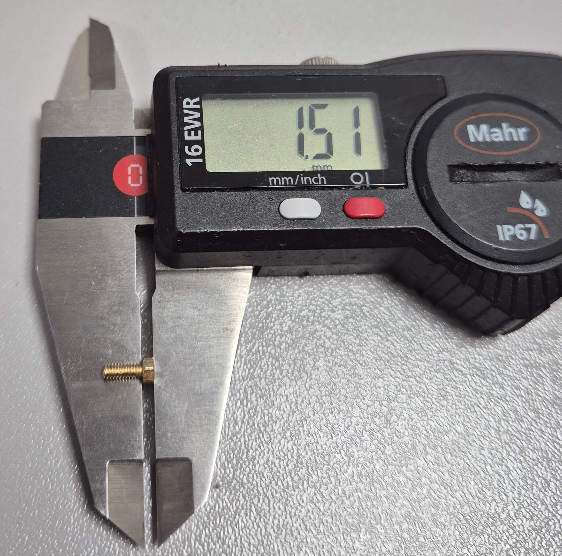 6-Kant-Modellschraube M2,0x5 Messing SW 3,0mm Kopfhöhe 1,5