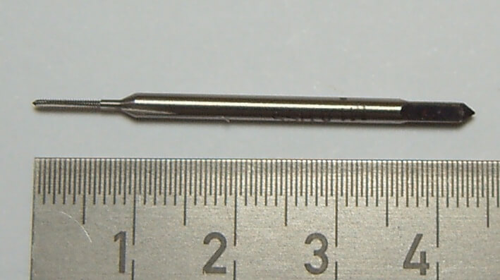 Gewindebohrer HSS M1 (1 Stück), 3 geschliffene Flächen