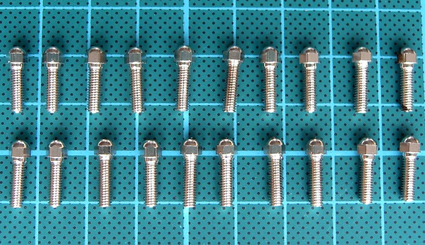 Hutschrauben M3x18mm vernickelt. 10 Stück. Schlüsselweite